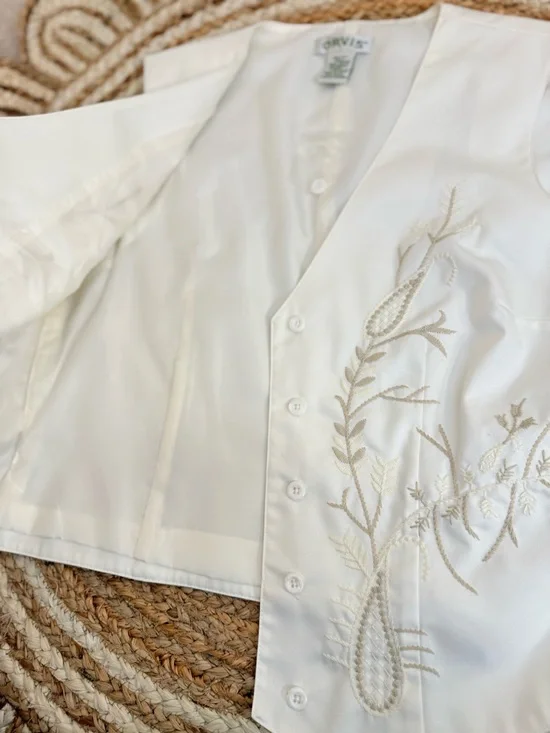 🌾 Orvis White Vest with Beige Floral Embroidery - Picture 3 of 5